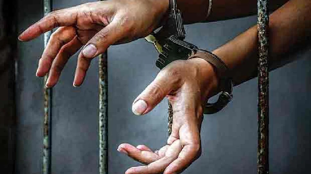 Pudukai youth held for selling liquor illegally