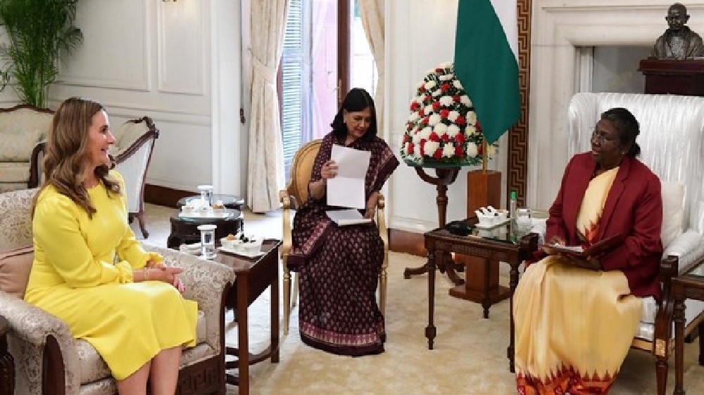 Melinda Gates calls on President Murmu at Rashtrapati Bhavan