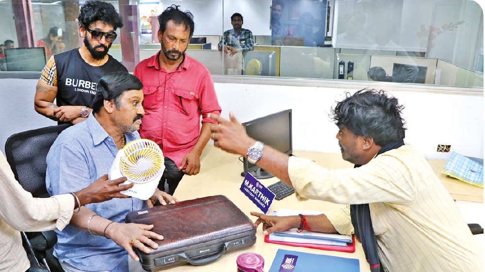 Ramarajan does the unthinkable on the sets of Saamaniyan