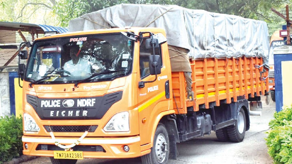 Red alert issued, Tamil Nadu gears up for Cyclone Mandous