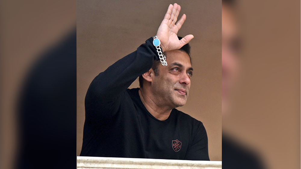 Salman Khan greets fans outside Galaxy apartment on 57th birthday