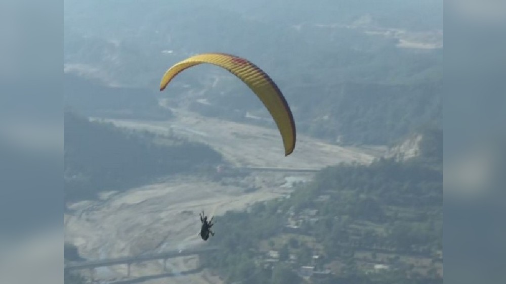 30-year-old dies in Kullu in paragliding accident 30-year-old dies in Kullu in paragliding accident