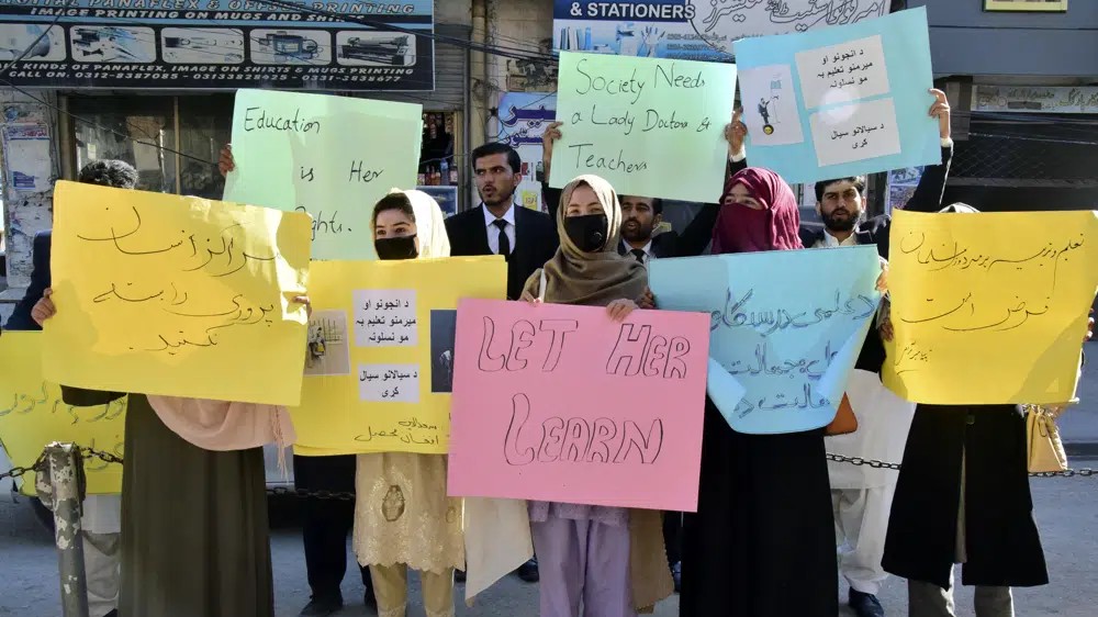 Taliban ban women from working for domestic, foreign NGOs