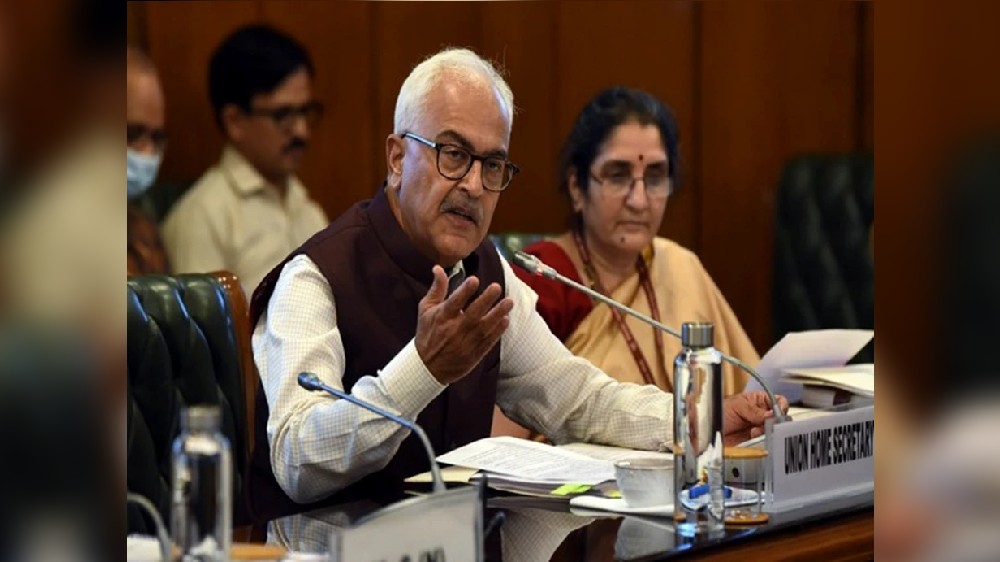 Union home secretary to review crowding at airports