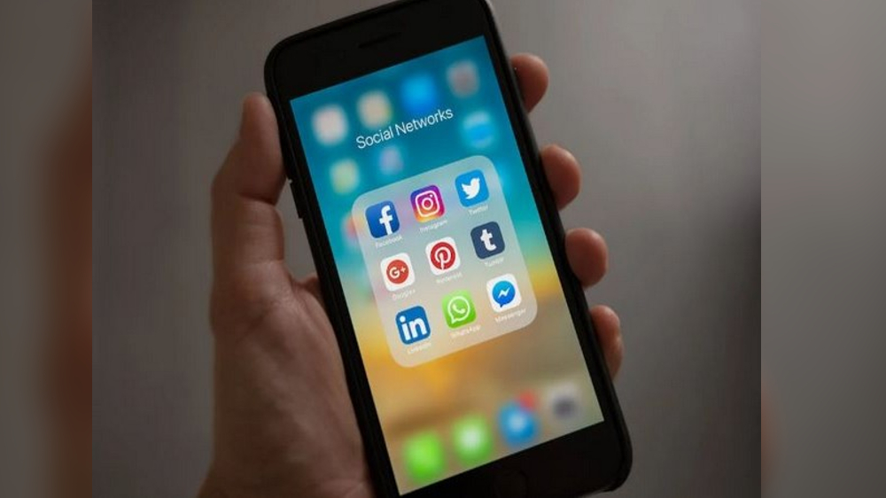 Perceived connectedness might linked to social media engagement style