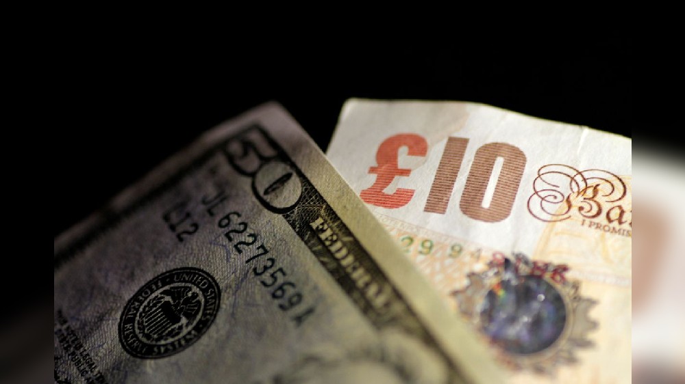 Sterling inches higher, heads for biggest quarterly gain since 2009