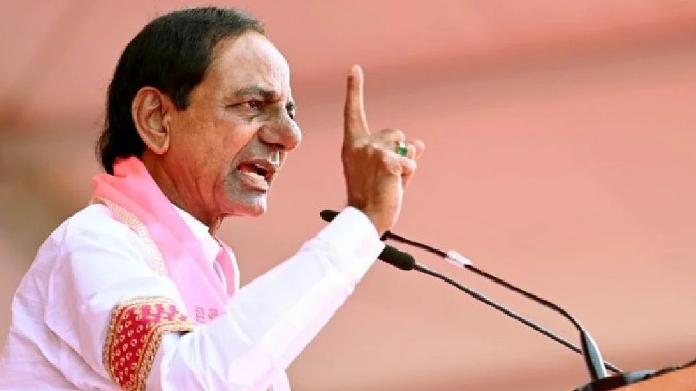 KCR slams PM for threatening to topple TRS government