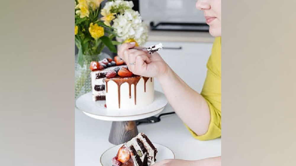 Researchers on Common food dye trigger inflammatory bowel diseases