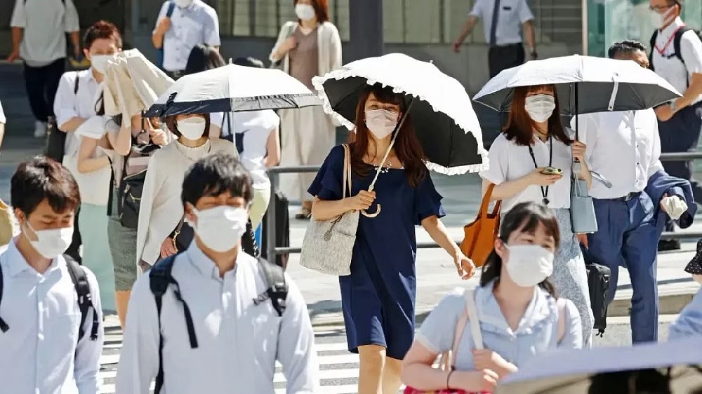 Japan sees 8th wave of Covid pandemic, logs 206,943 new cases Japan sees 8th wave of Covid pandemic, logs 206,943 new cases