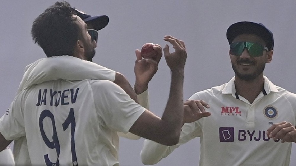 Bangladesh reach 82/2 at lunch on Day 1 of second Test