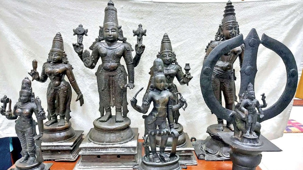 Idol wing recovers 7 antique idols from house in Chennai