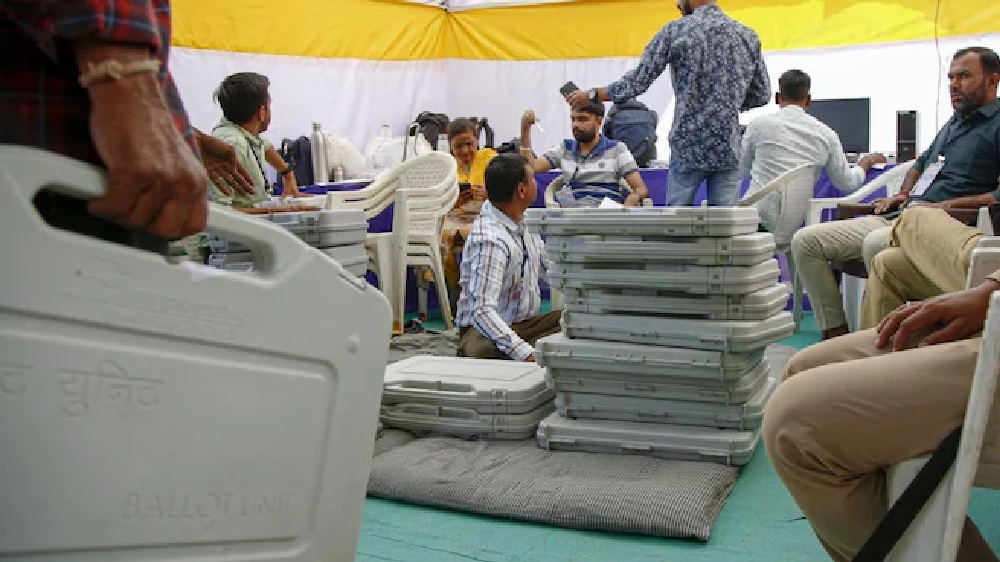 Himachal polls: BJP leading in 3 seats, Congress on one