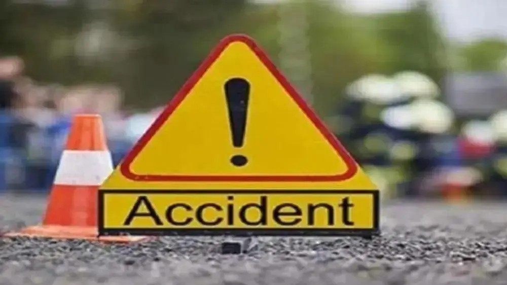 One killed, 2 injured by shooting stones on Jammu-Srinagar