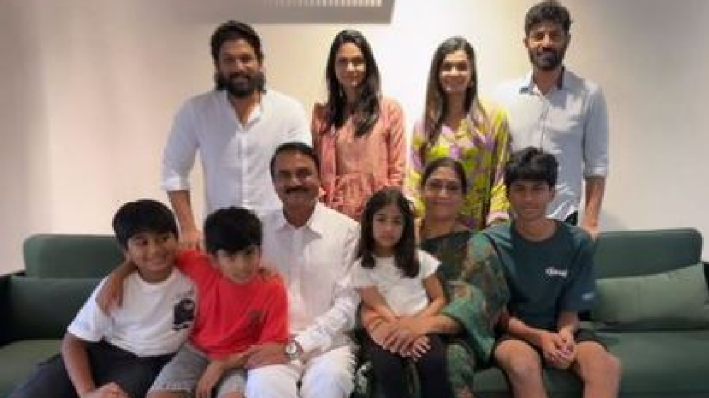 Allu Arjun to Kriti, celebs extend Makar Sankranti wishes to fans Allu Arjun to Kriti, celebs extend Makar Sankranti wishes to fans