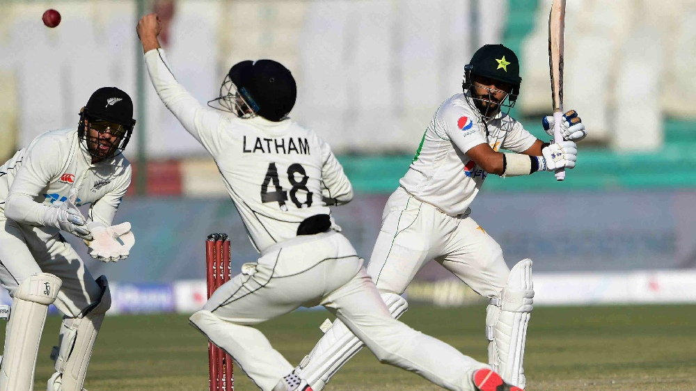 Sarfaraz, Shakeel deny New Zealand; Pakistan reaches 179-5