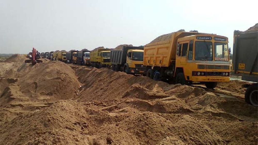Control price or face siege protest, warn sand lorry owners