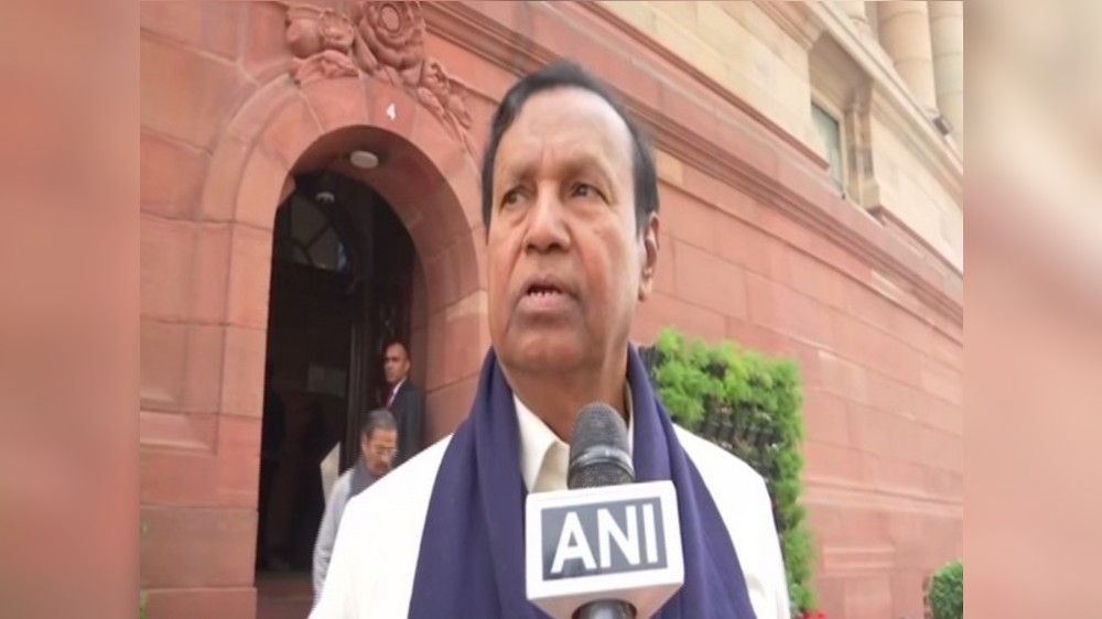 Will chop off hands of anyone who touches Stalin... says TR Baalu Will chop off hands of anyone who touches Stalin... says TR Baalu