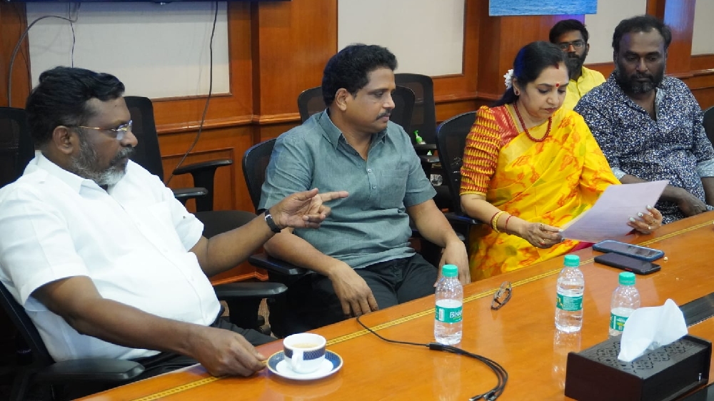 TN MPs on day-night sit in protest at SBI against Pongal Day exam
