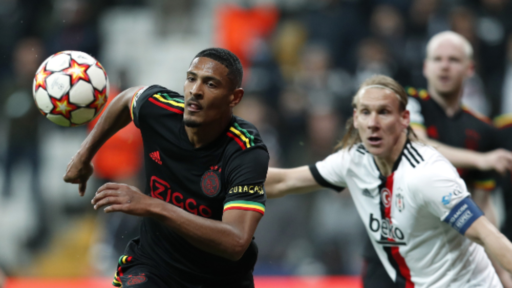 Haller in Dortmunds training squad after cancer treatment