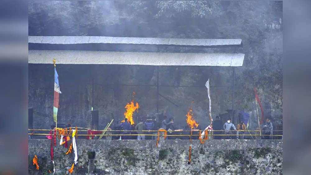 60 of the Nepal plane crash victims handed over to relatives