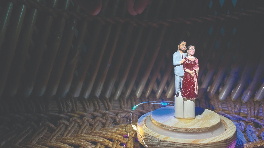 Patience & Love: Chennai-based artist sculpts figurines on chalk Patience & Love: Chennai-based artist sculpts figurines on chalk