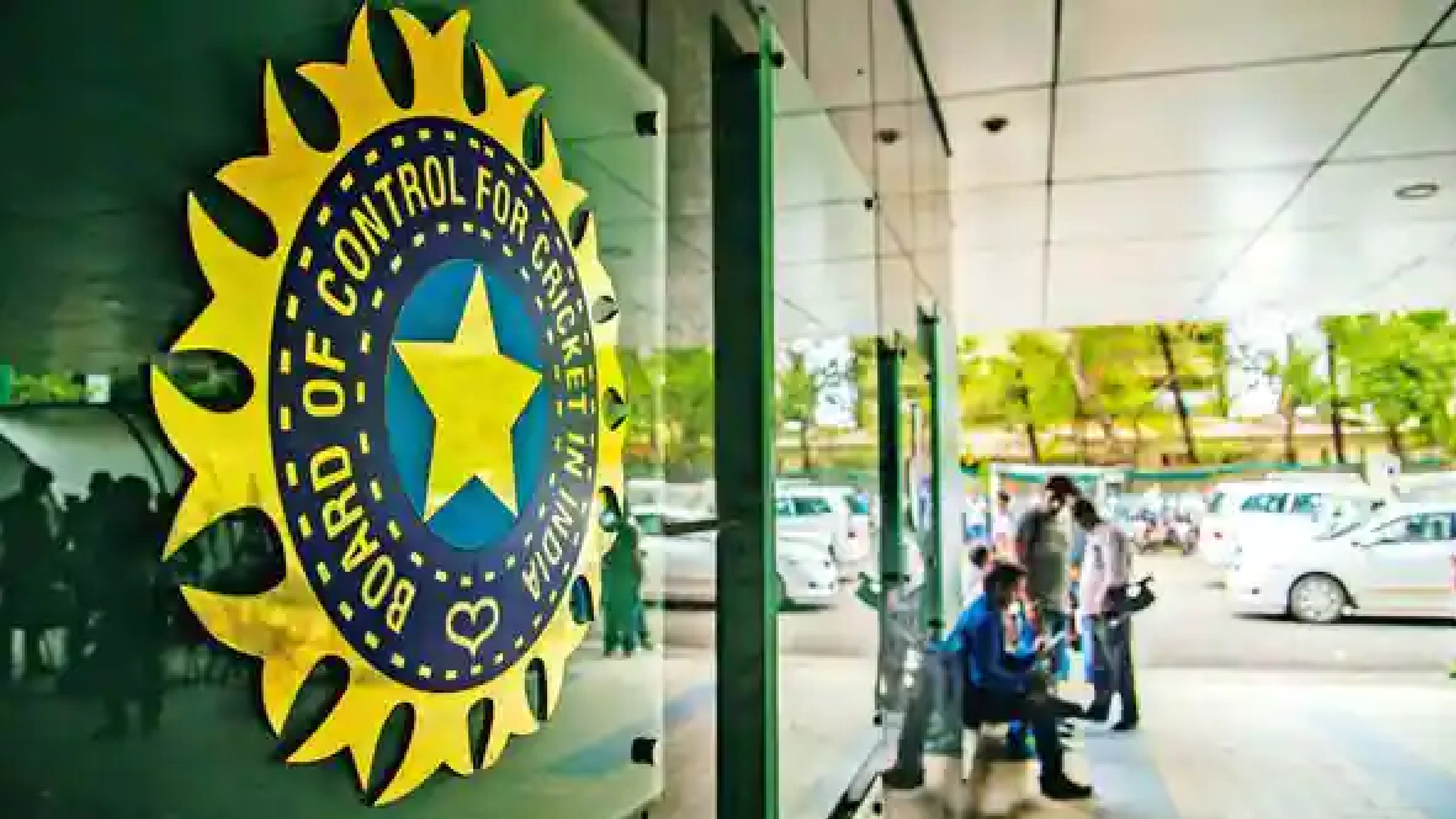 BCCI invites bids to own IPL teams