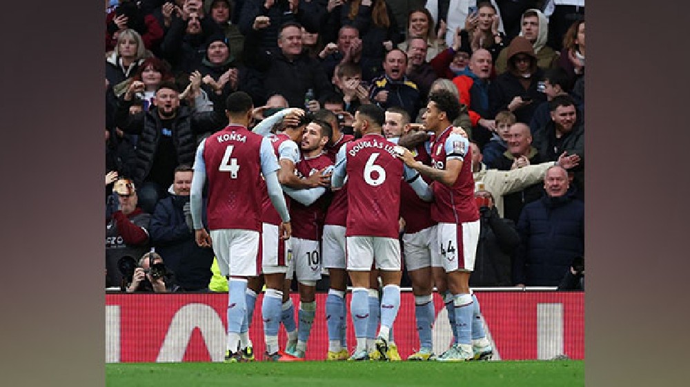Premier League: Aston Villa down Tottenham Hotspurs 2-0