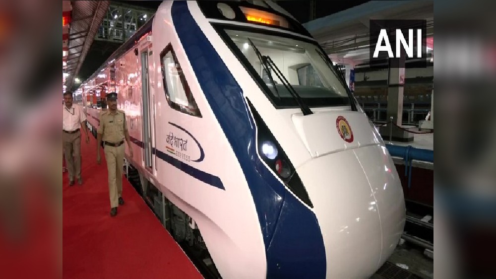 Stone pelting incident on Vande Bharat Express reported from Bihar Stone pelting incident on Vande Bharat Express reported from Bihar