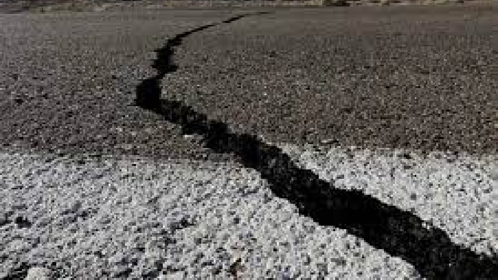 Quake rattles Iran, kills three and injures 816