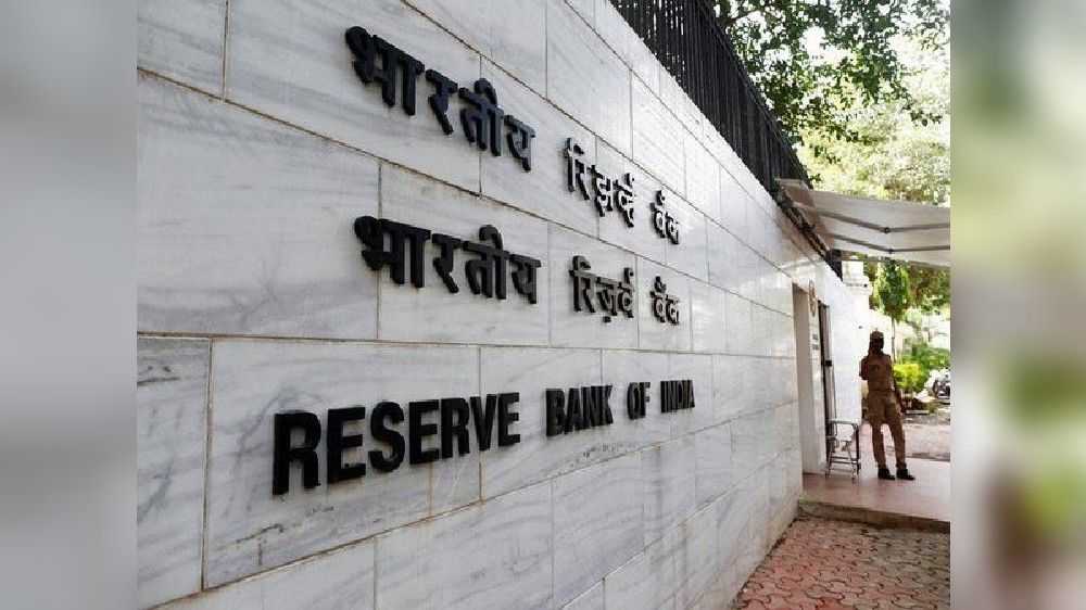 RBI slaps Rs 4L penalty on Sharad Sahakari Bank in Pune