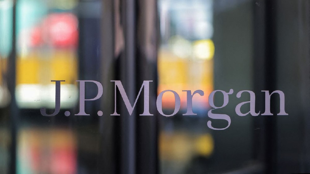 JPMorgan profit rises 6% on trading strength