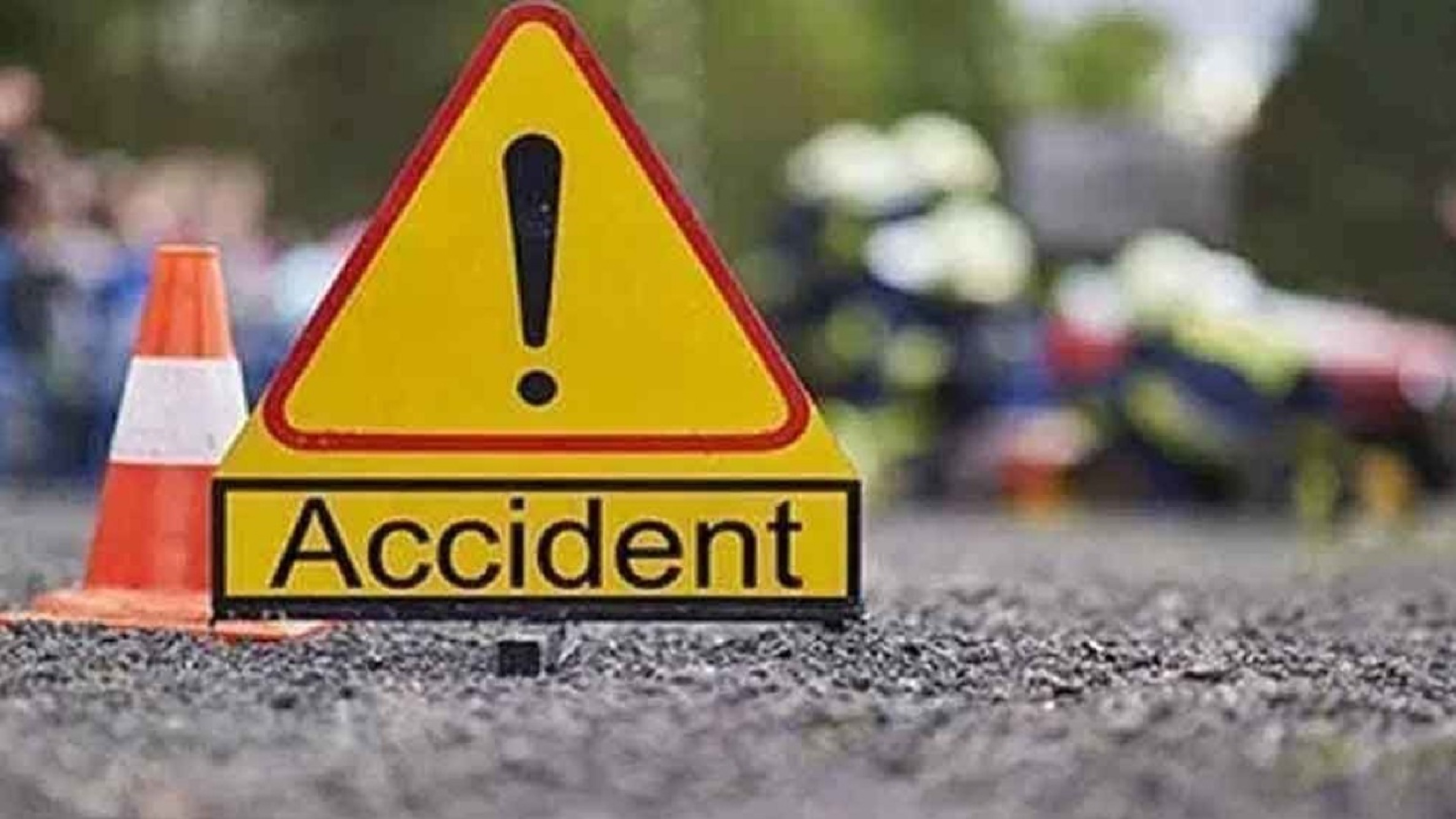 Five of family from Chennai killed in road mishap near Villupuram Five of family from Chennai killed in road mishap near Villupuram