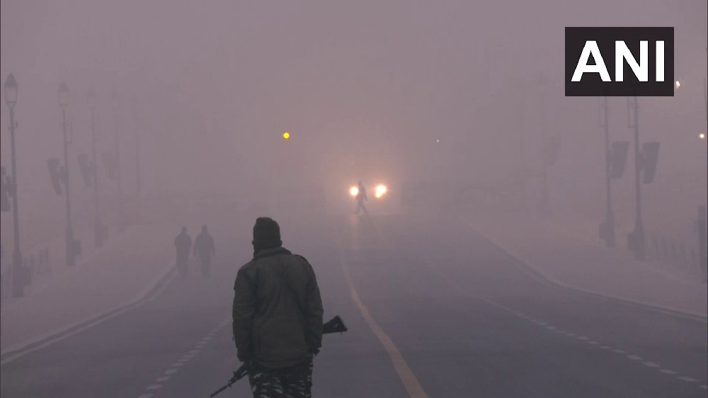 Severe cold wave, fog conditions continue to prevail in Delhi Severe cold wave, fog conditions continue to prevail in Delhi