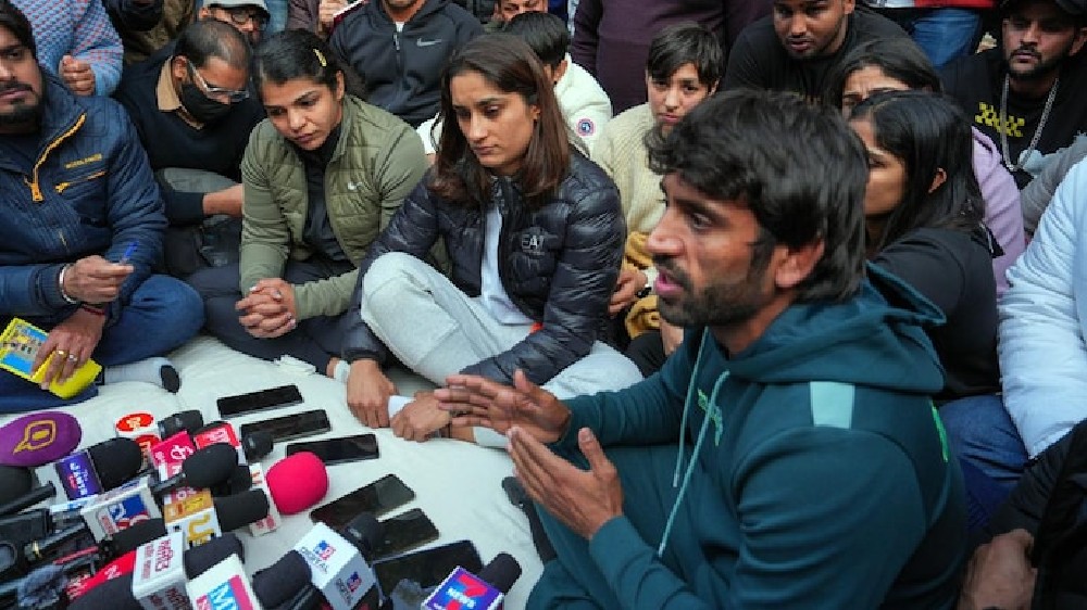 Centre suspends all ongoing activities of WFI