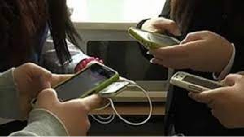 India gains 26 spots on mobile download speeds globally