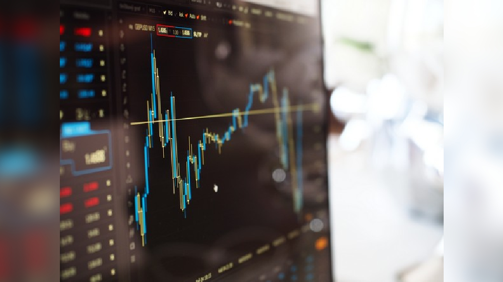 Indian stocks decline sharply, weighed by banking indices