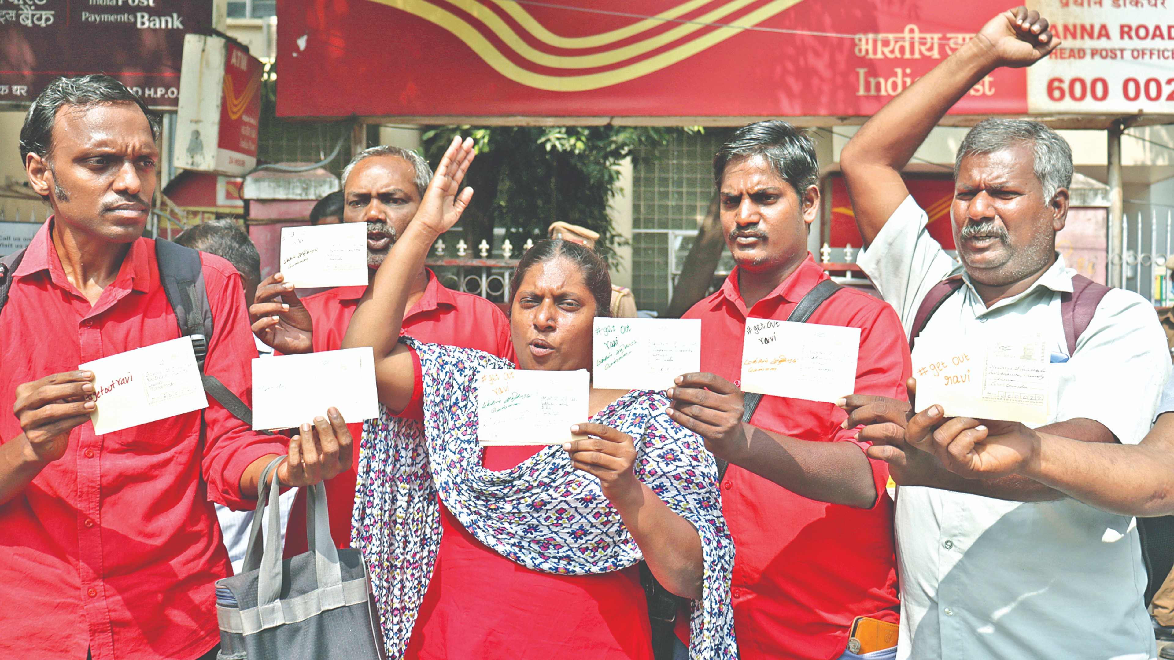 Guv dials Stalin; DMK may attend reception today