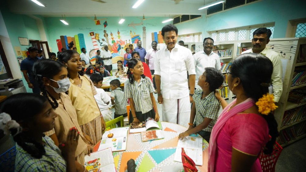Poyyamozhi launches free wifi facility, digital libraries in Ashok Nagar