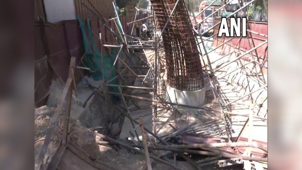 Bluru Metro pillar crash: BMRCLs silence being questioned Bluru Metro pillar crash: BMRCLs silence being questioned