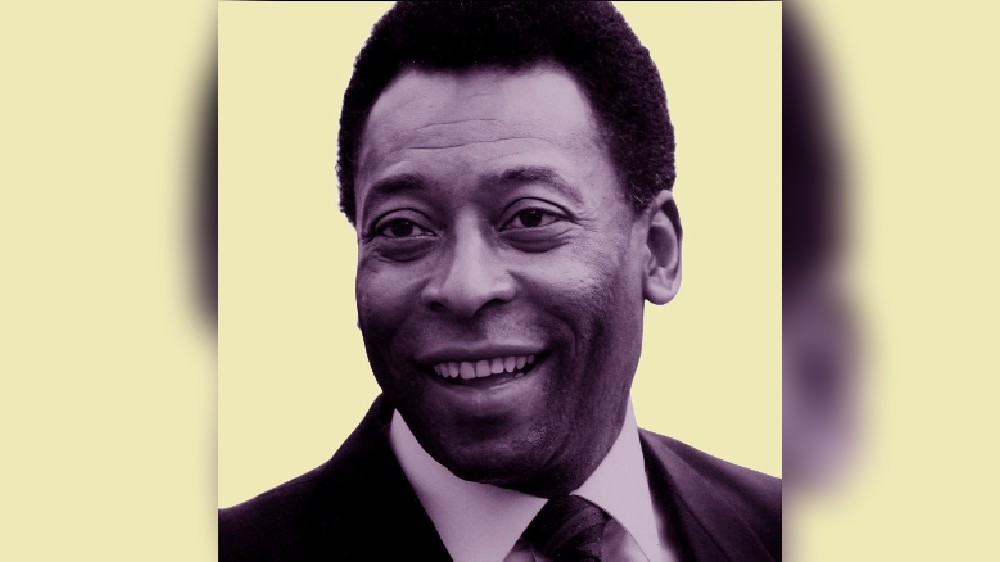 Thousands pay their last respects to Pele in Brazil