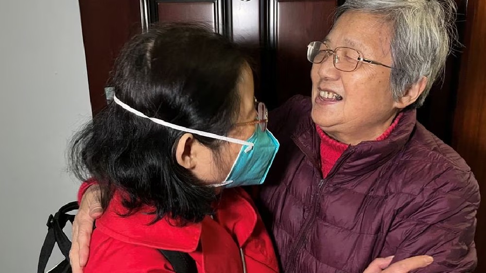 Family members reunite in China after 3-year Covid separation