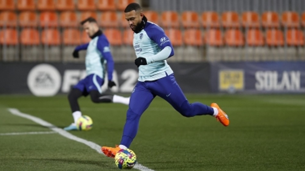 Memphis trains with Atletico Madrid ahead of Barca move
