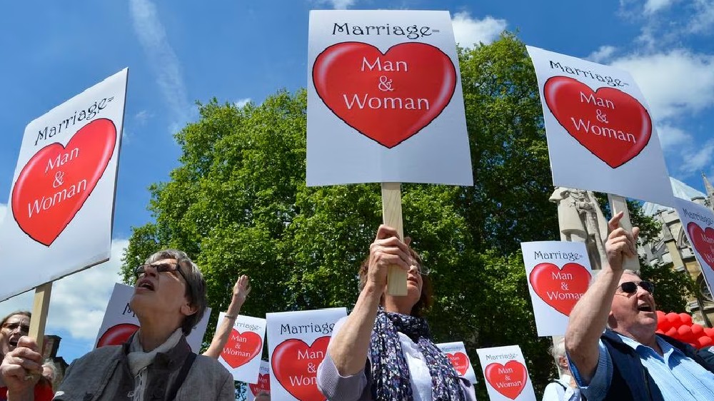Church of England bishops refuse to allow same-sex marriages