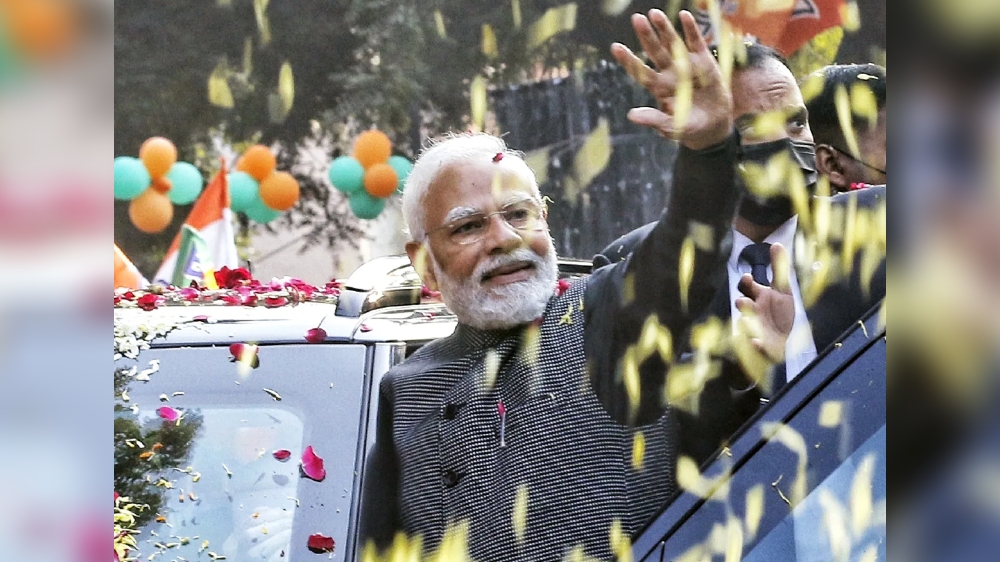 Reach out to people, hold gatherings at every district: Modi