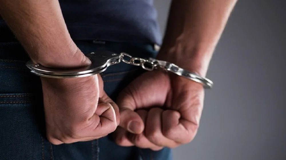 Man held for robbing woman after throwing chilly powder in Kakkalur