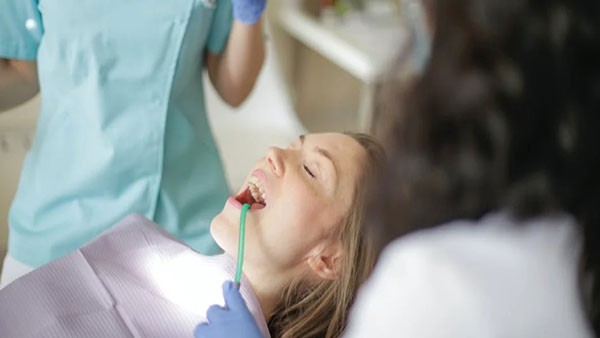 Pharmacologic treatments for managing tooth extraction pain: Research Pharmacologic treatments for managing tooth extraction pain: Research