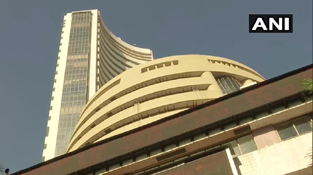 Sensex, Nifty advance on gains in IT, financial shares, global cues