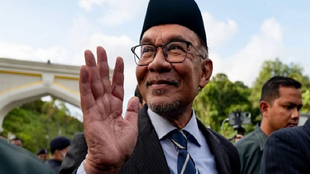 Malaysia pledges to invest in Indonesias new capital
