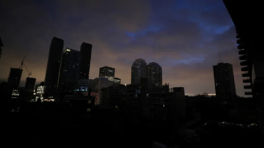 Power restored in Toronto after outage left the city in dark Power restored in Toronto after outage left the city in dark