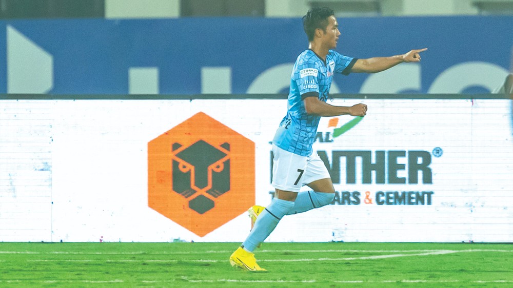 Chhangte’s brace helps Mumbai City go top